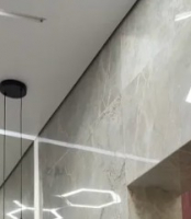 Обзор потолка в ванной комнате