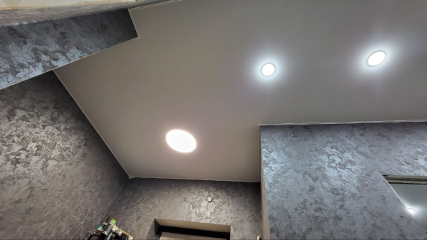 Потолок в прихожей